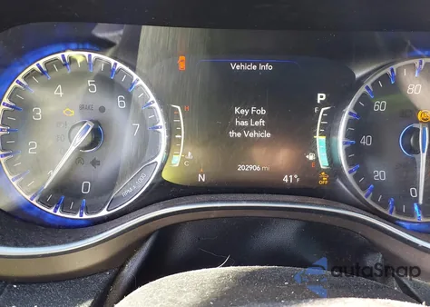 2017 Chrysler Pacifica Touring-L Plus из США, поврежденный, VIN 2C4RC1EG8HR538179